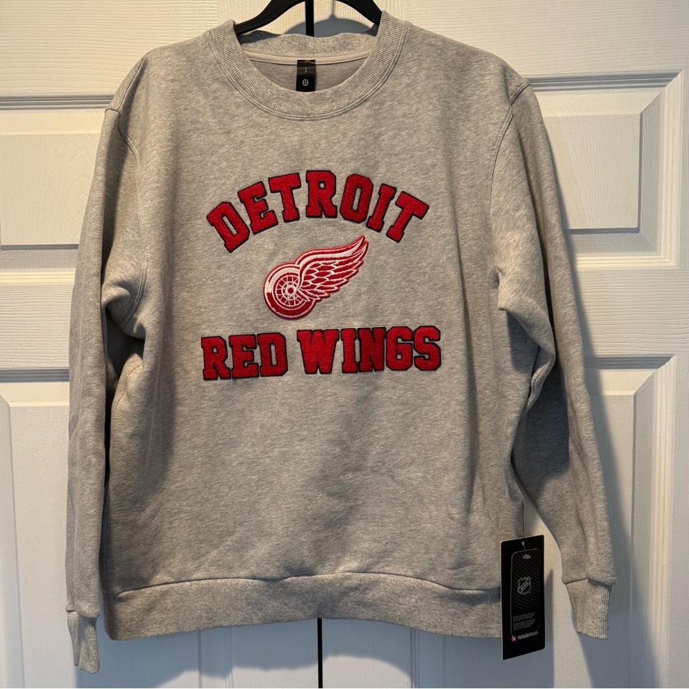 NWT Lululemon Detroit Red Wings Crewneck